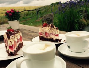 Erdbeertorte im Hofcafé