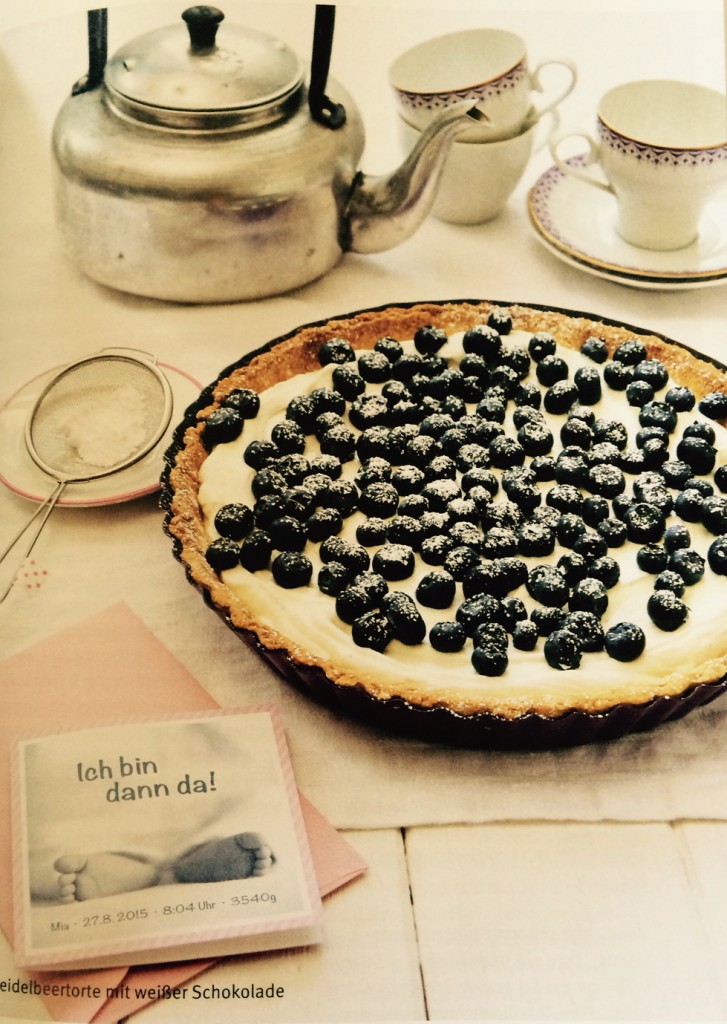 Blaubeertarte mit weißer Schokolade