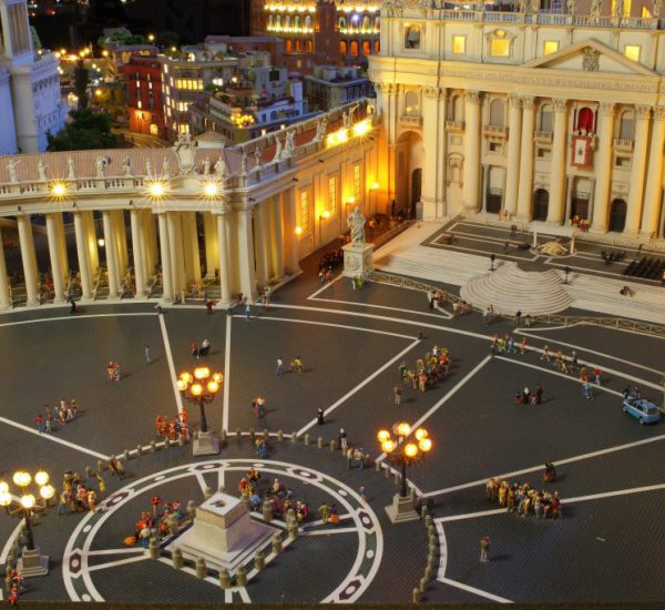 Miniaturwunderland Italien Petersdom Petersplatz