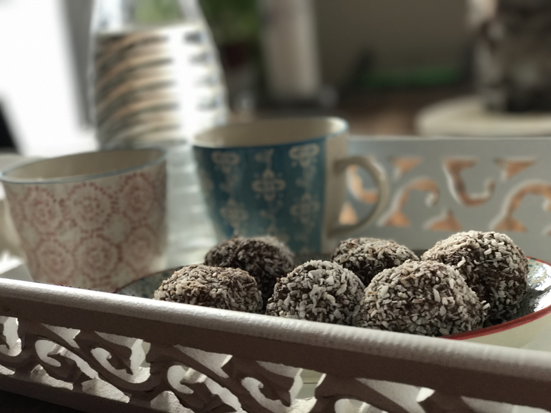 Chocladbollar Schwedische Schokoladenkugeln Gebäck zum Kaffee
