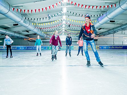 Landal Salztal Paradies Eissporthalle Eishalle